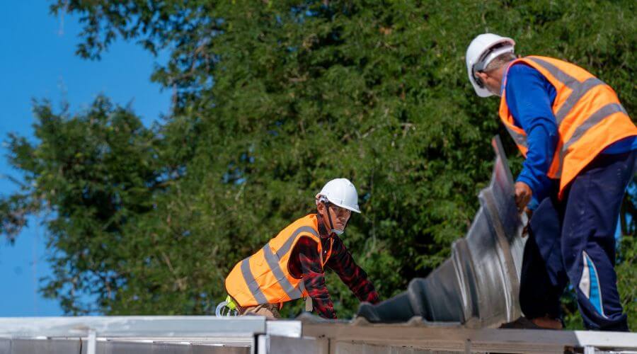 Expert top industrial roofings services in Weesatche, TX